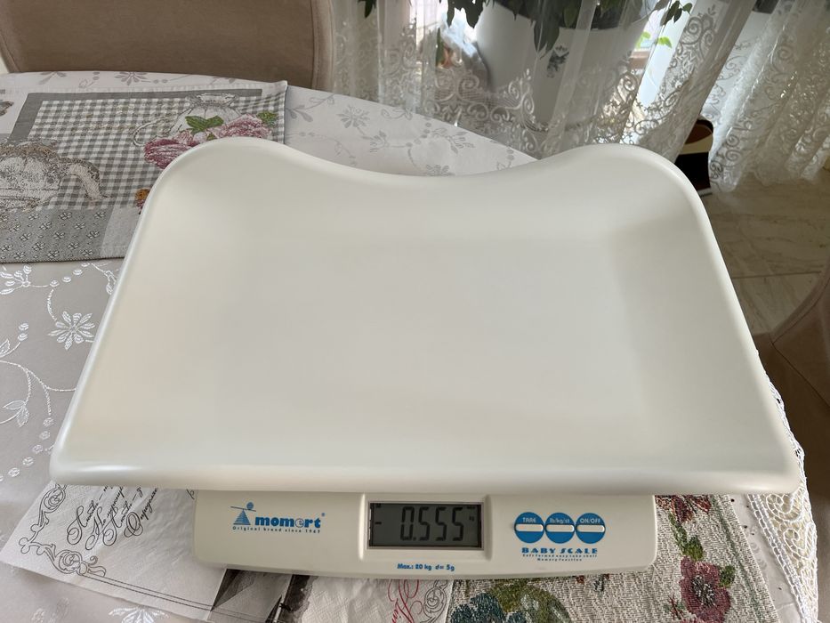 Продам весы для новорожденых momert 6475