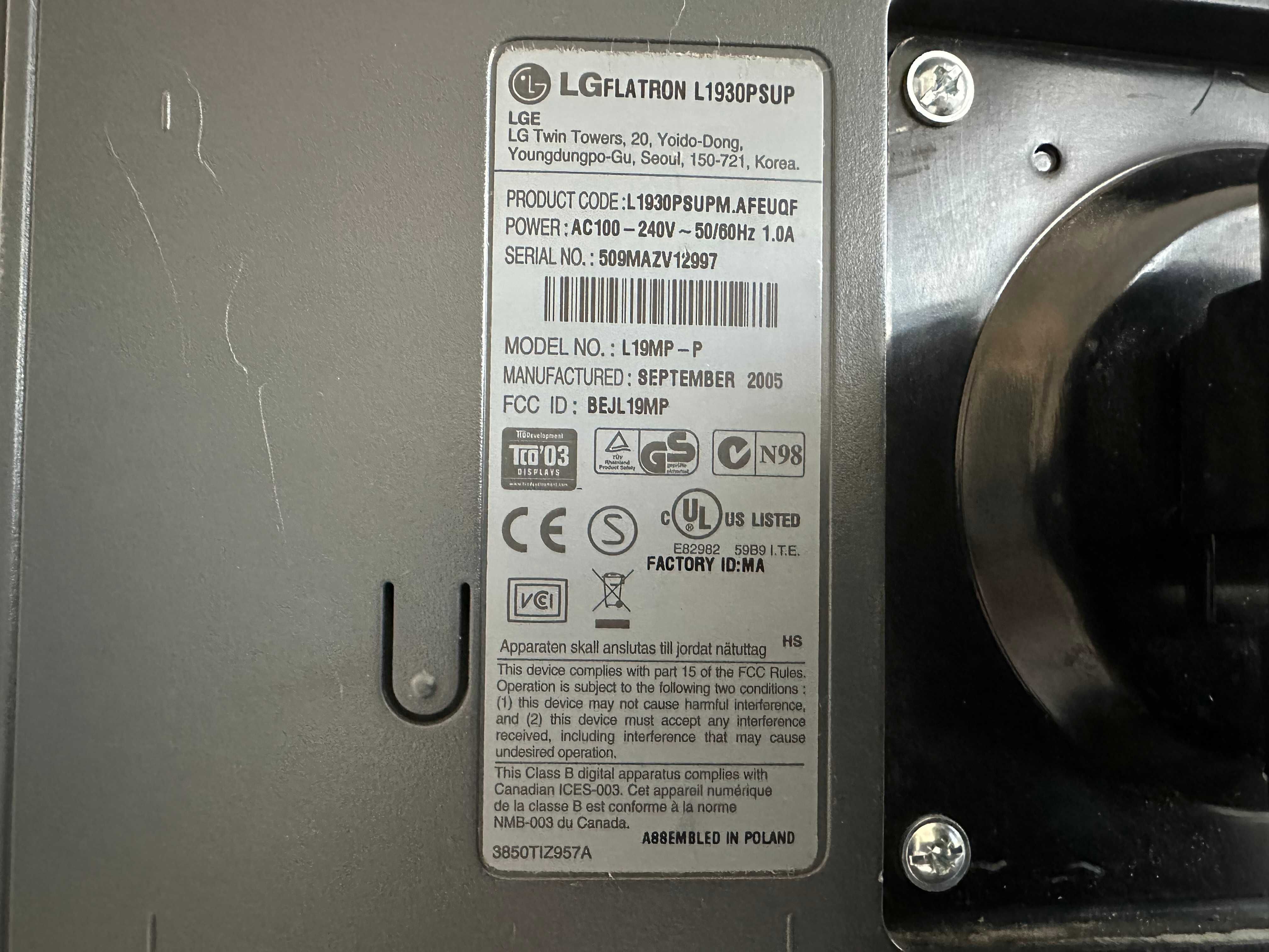 Монітор LG FLATRON L1930P матовий 19"