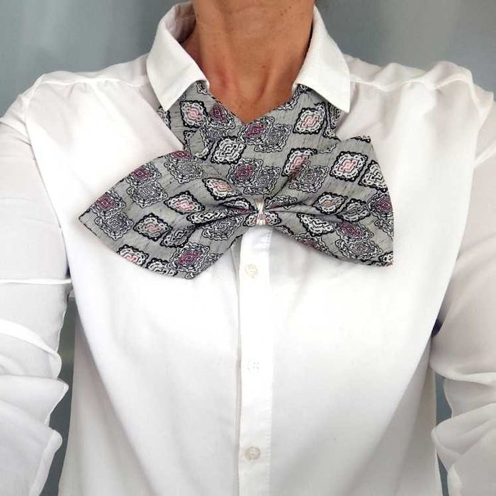 Krawat dla kobiet damski