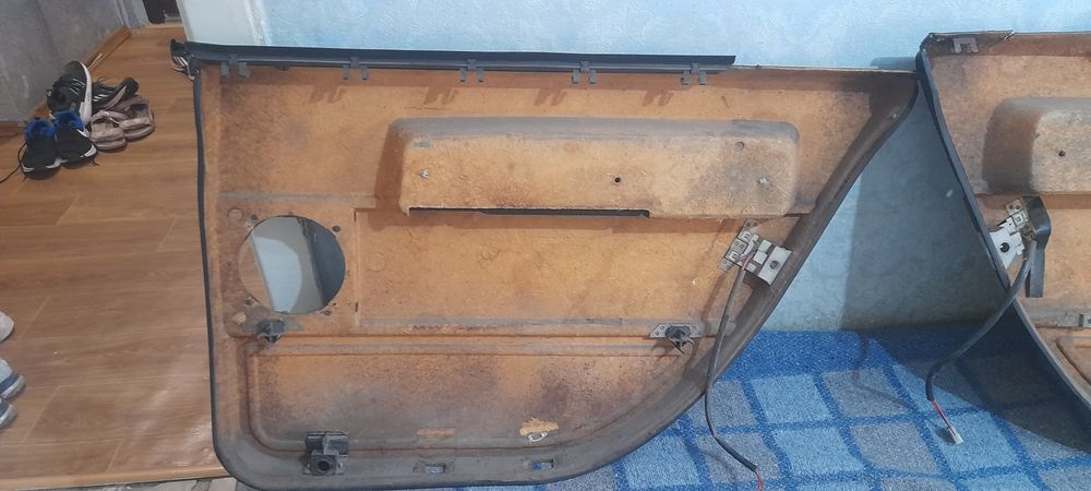 Карти дверні задні на Вольво 940