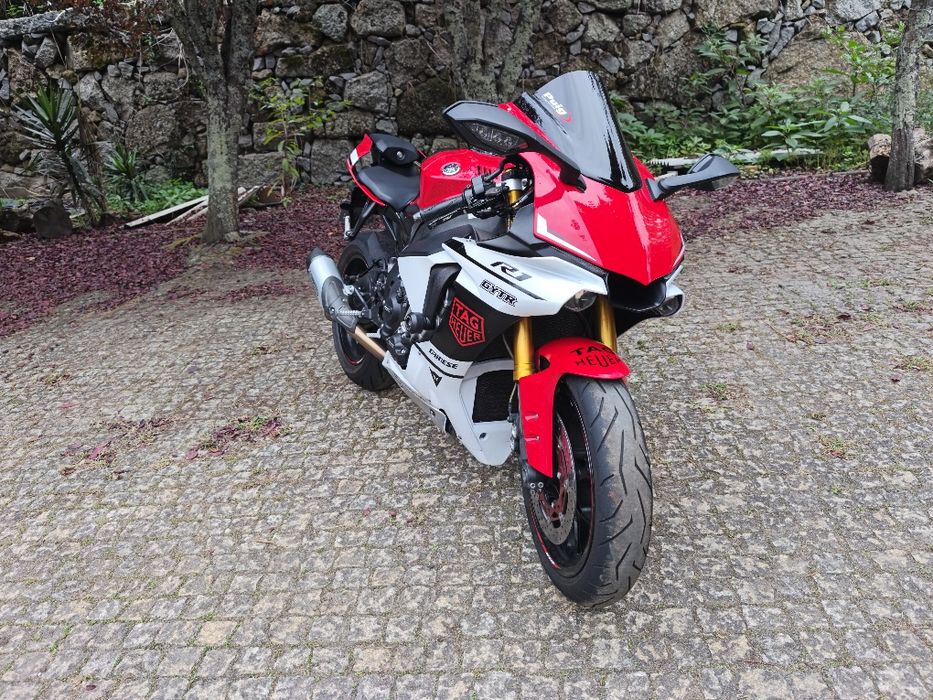 Yamaha yzf R1  2015