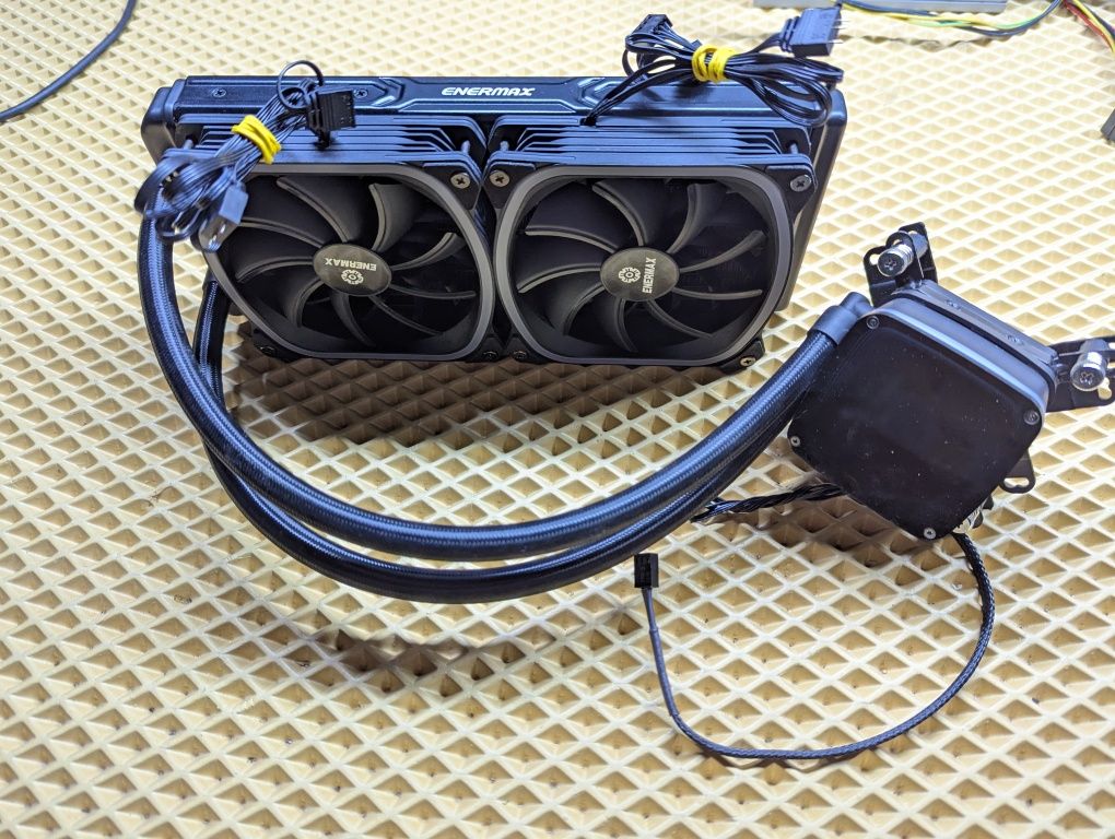 Система водяного охолодження Enermax AquaFusion 240 aRGB