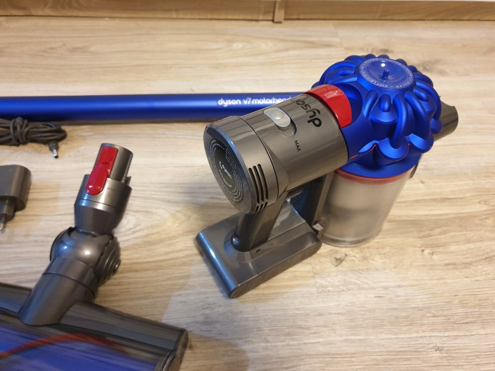 Odkurzacz Dyson v7 bezprzewodowy pionowy ładny