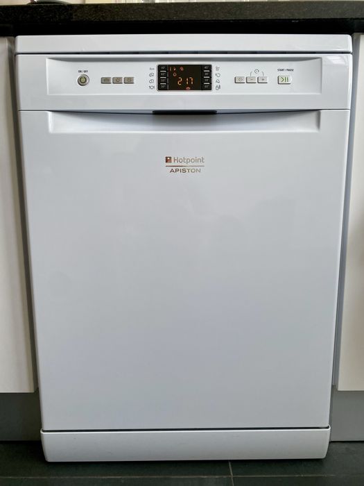 Máquina loiça Hotpoint Ariston LFF 8M019