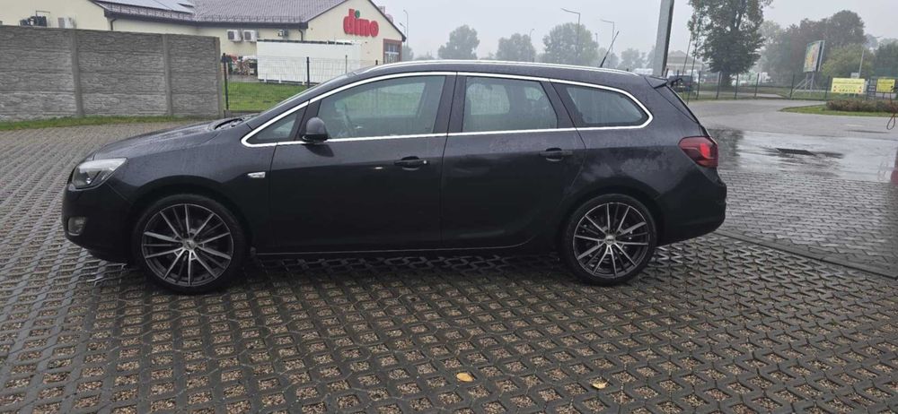 Opel Astra J 2.0 CDTI 165KM Sports Tourer