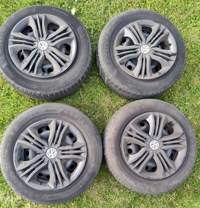 komplet kół 5x112 VW/Skoda opony zimowe 195/65R15 Michelin + kołpaki