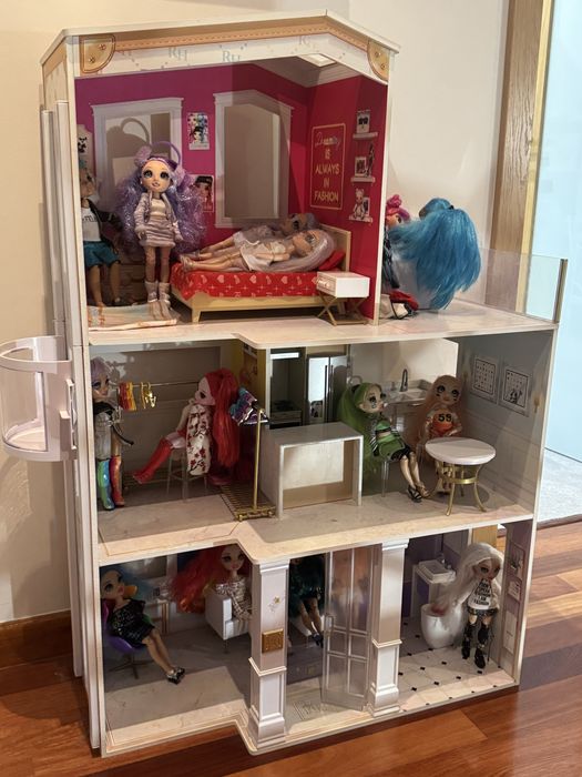 Domek Rainbow High wraz z 14 lalkami RH + 4 lalki LOL