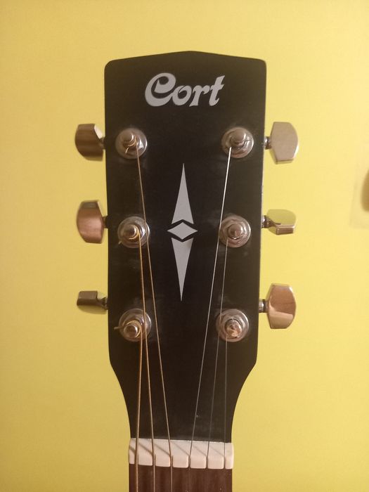 Гитара Cort +струны и чехол