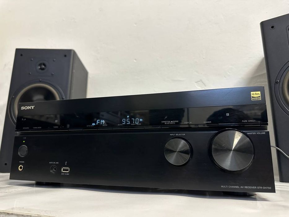 7.1 Amplituner Sony STR-DH750 , Bluetooth, HDMI, ARC,4K, 3D, 7*120