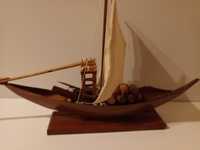 Réplica de barco Rabelo em madeira