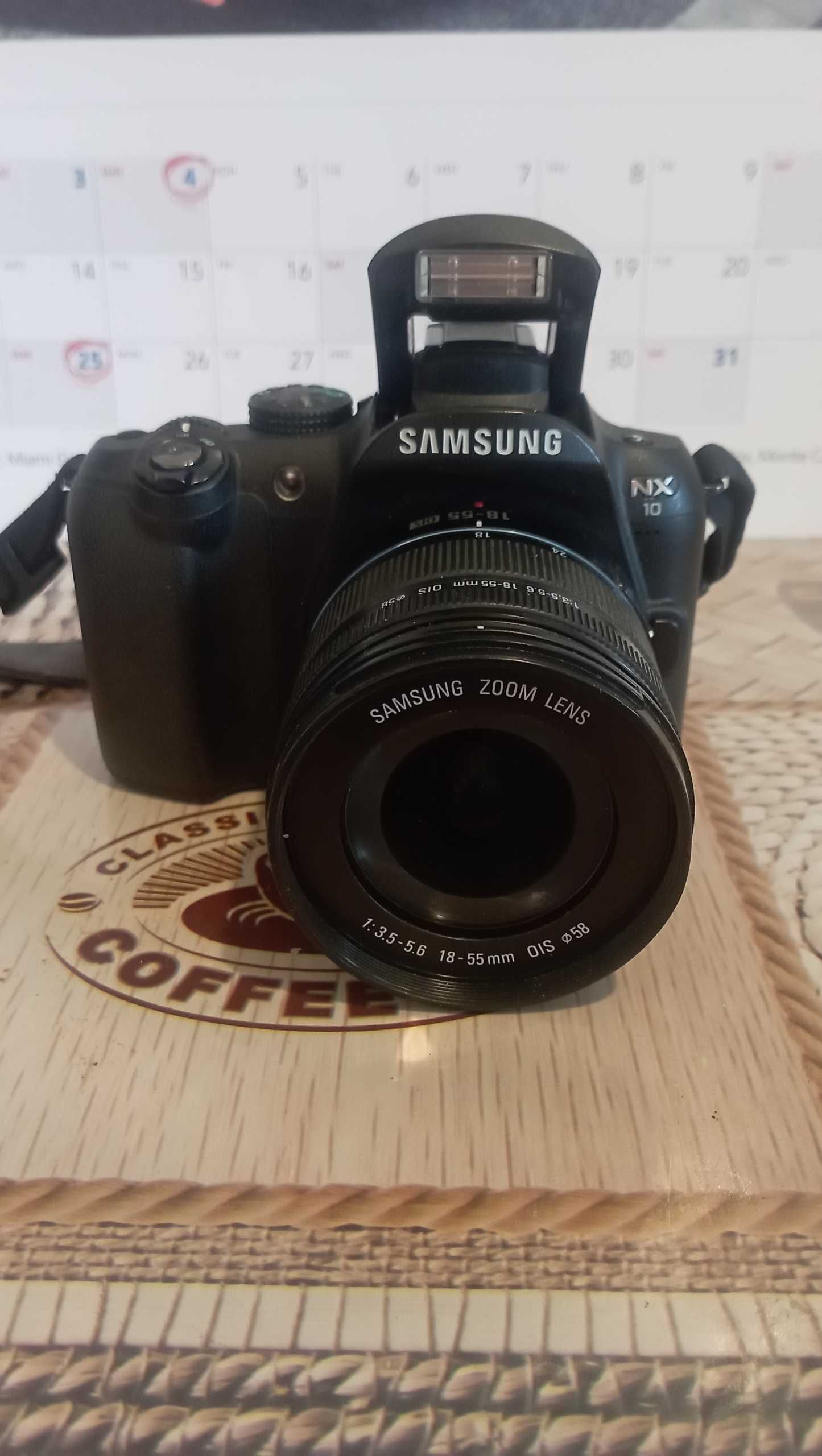 Фотоапарат Samsung NX10
