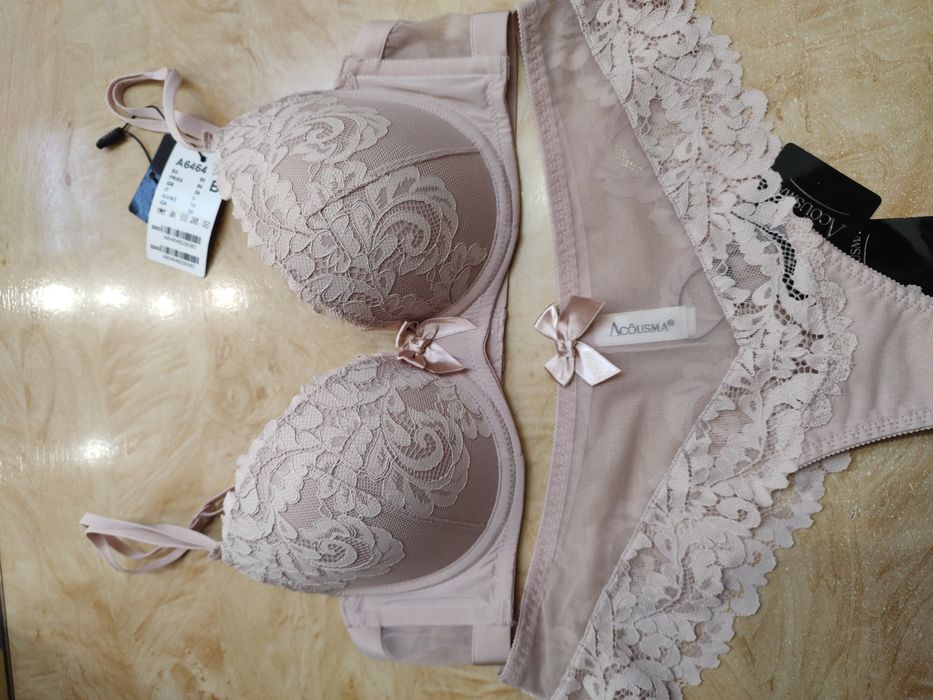 Вишукані комплекти жіночої білизни Acousma