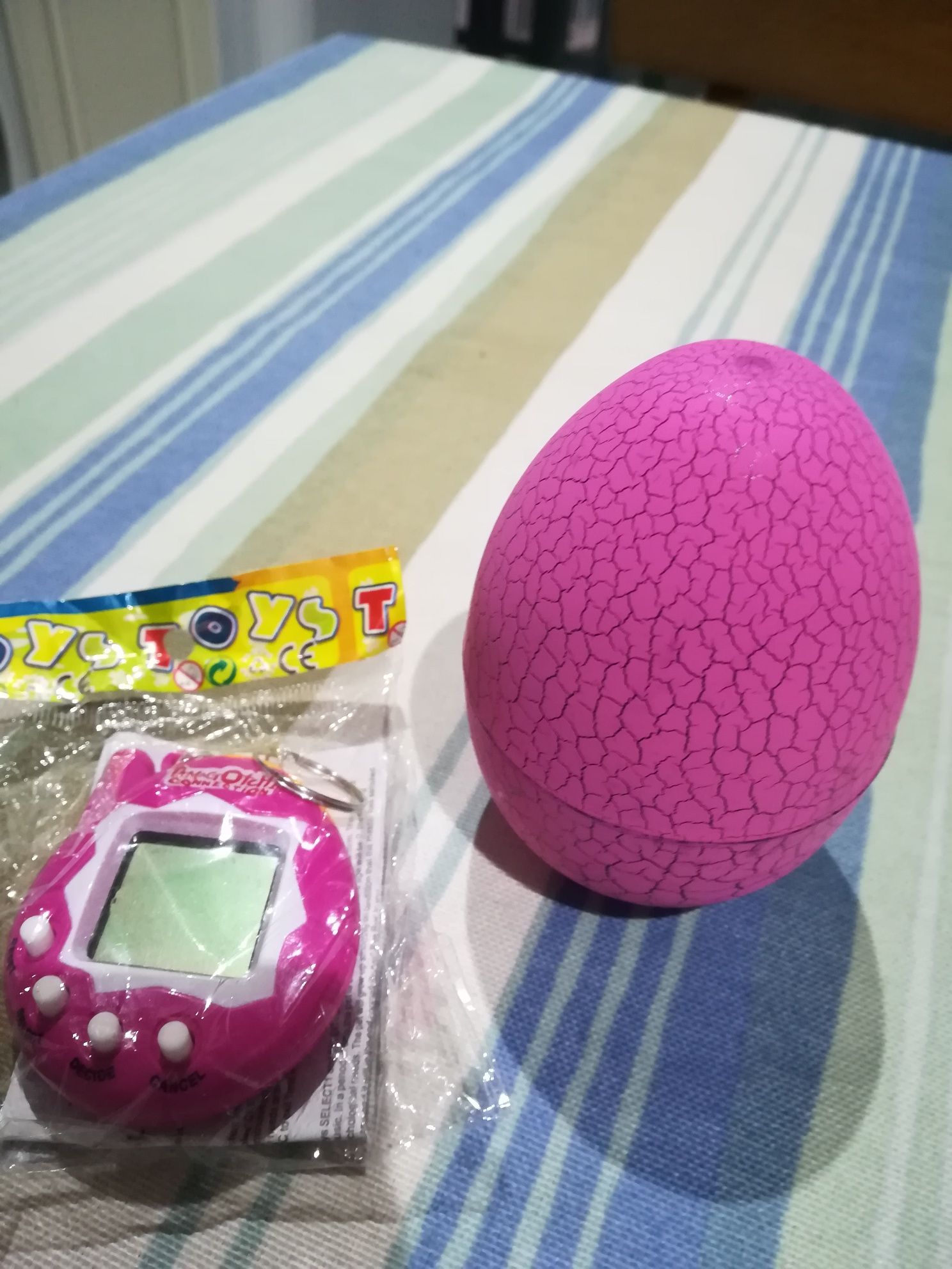 Tamagotchi Rosa com caixa