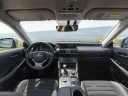 LEXUS IS300H impecavelmente estimado e com poucos KM