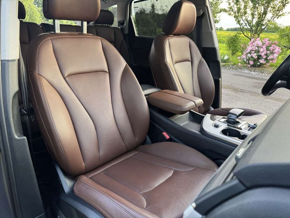 Автомобіль AUDI Q7 2.0 2017