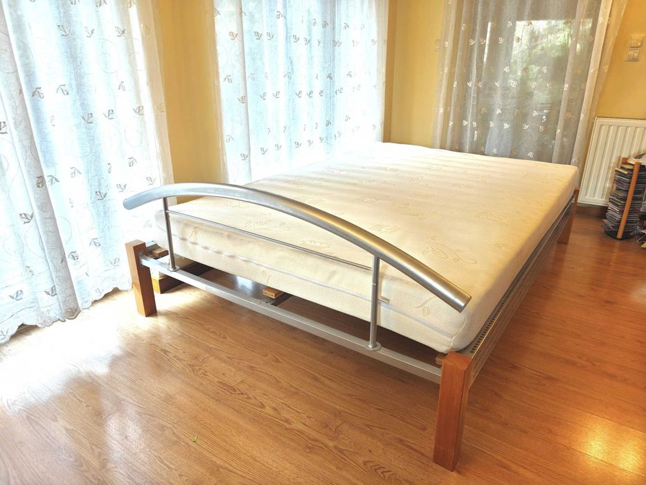 łóżko z materacem gratis  140/200