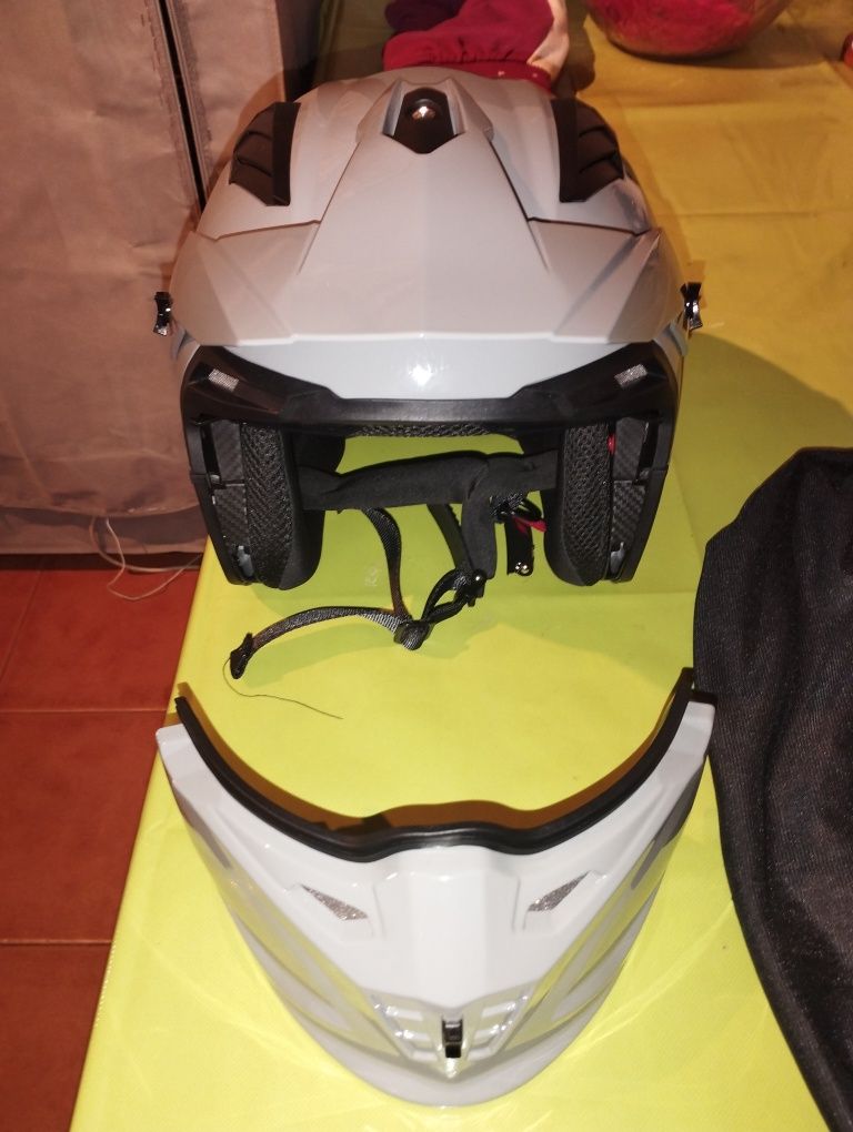 Capacete ORZ moto a estrear