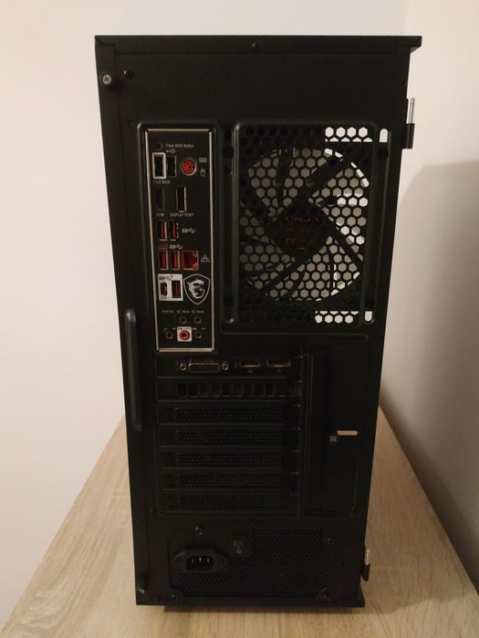 Komputer do gier Ryzen 5 3500X/RTX 2060 6 GB GDDR6/16 GB RAM DDR4/M2