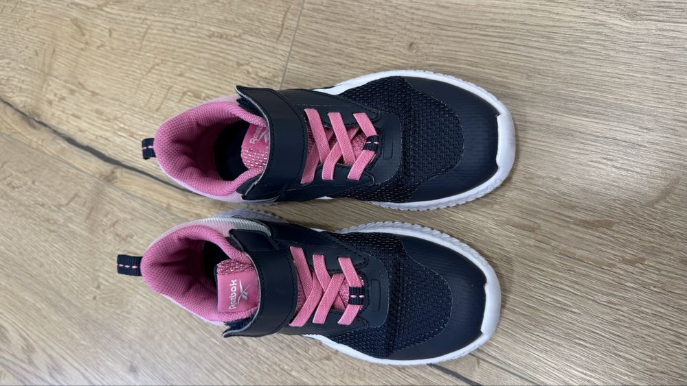 Кросівки для дівчинки Reebok