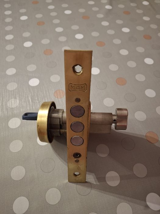 Замок MCM,Guardian б/у...