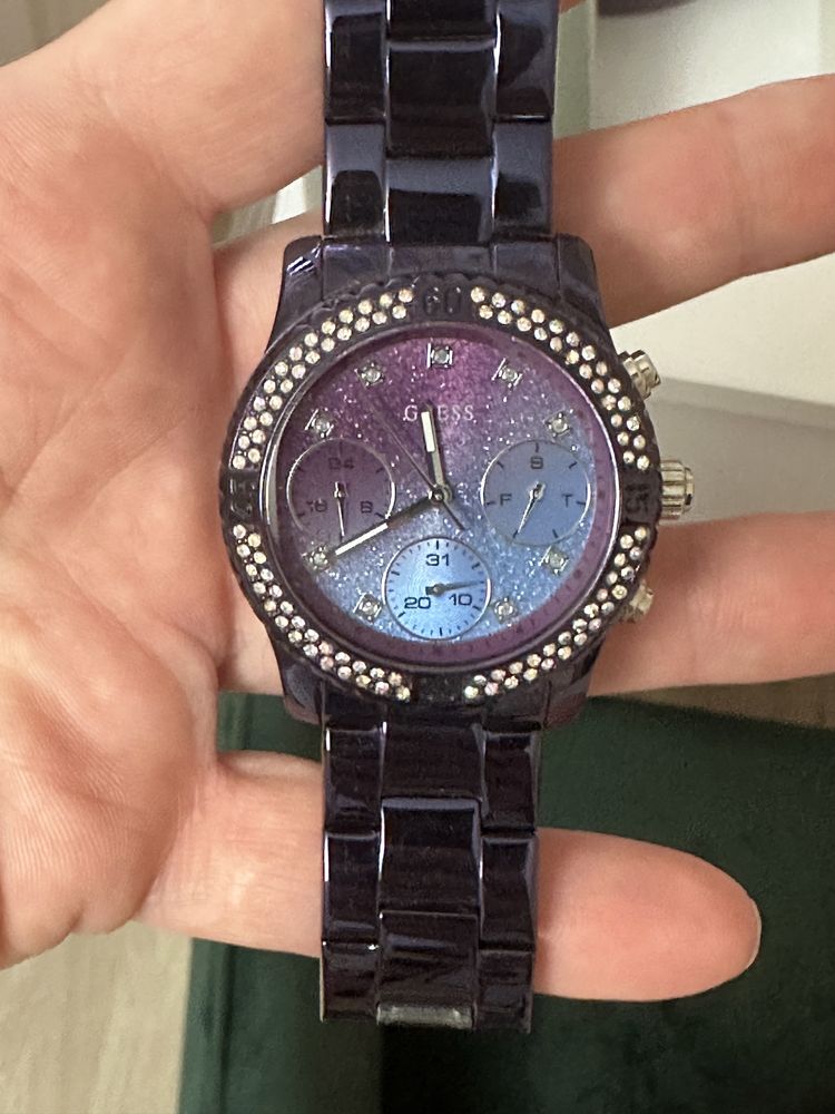 Продам Часы Guess