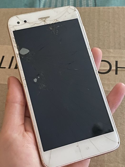 Huawei P9 Lite Mini на запчастини