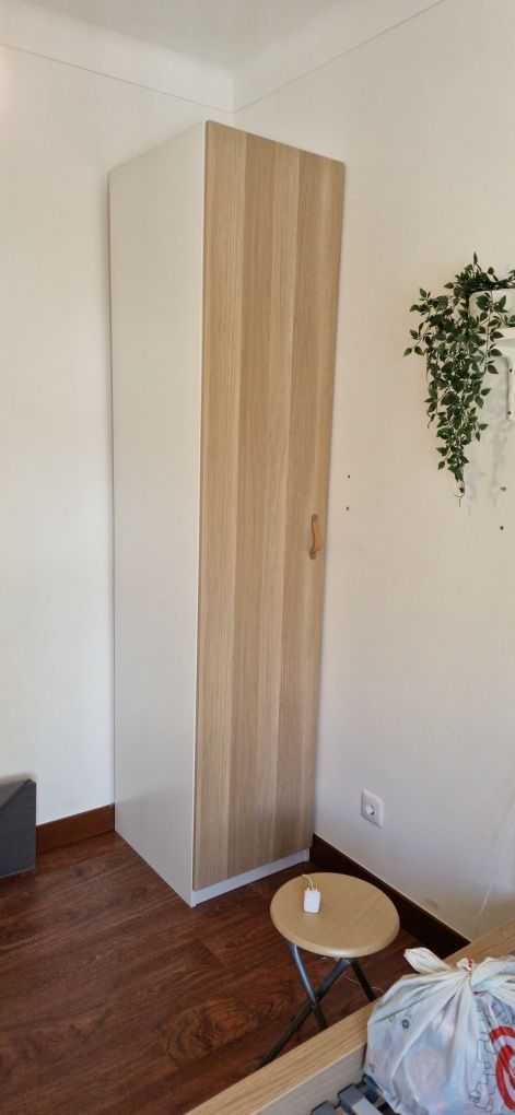Módulo pax roupeiro ikea