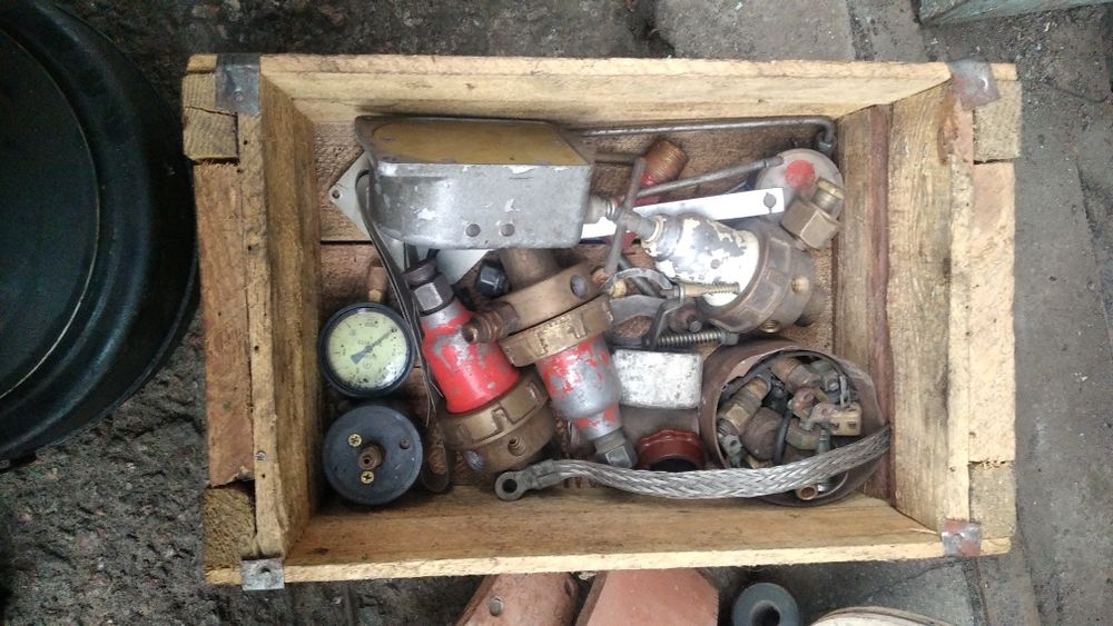 Запчасти на зил 130 Б/У на что цены нету, звоните спрашивайте