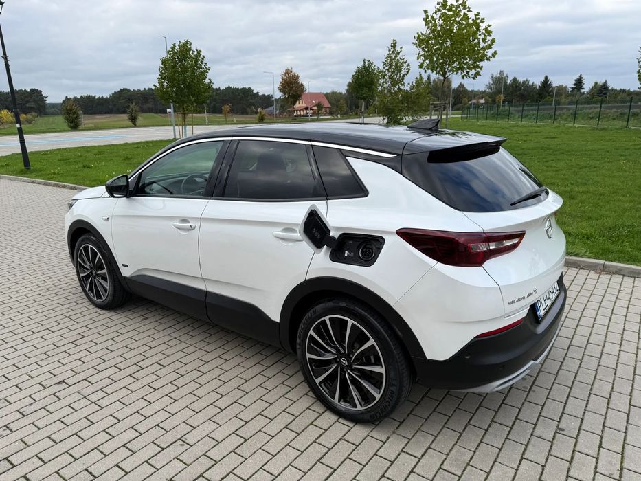 Opel Grandland X Opel Grandland X Plug-in Hybrid4 300km
