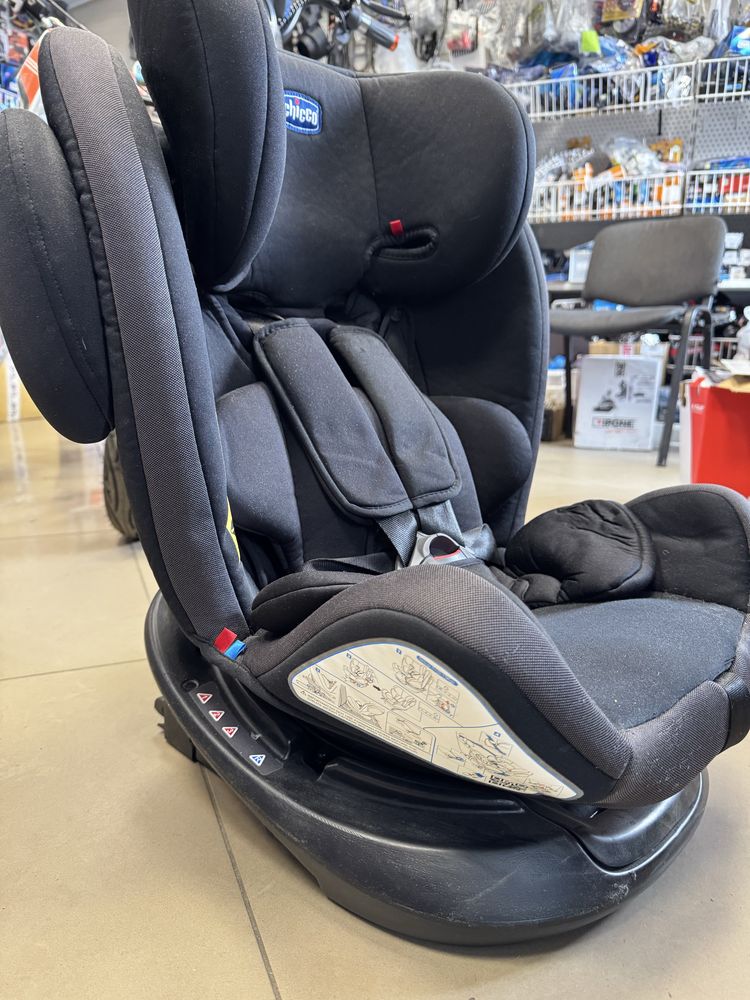 Автокрісло CHICCO Unico Plus з системою Isofix