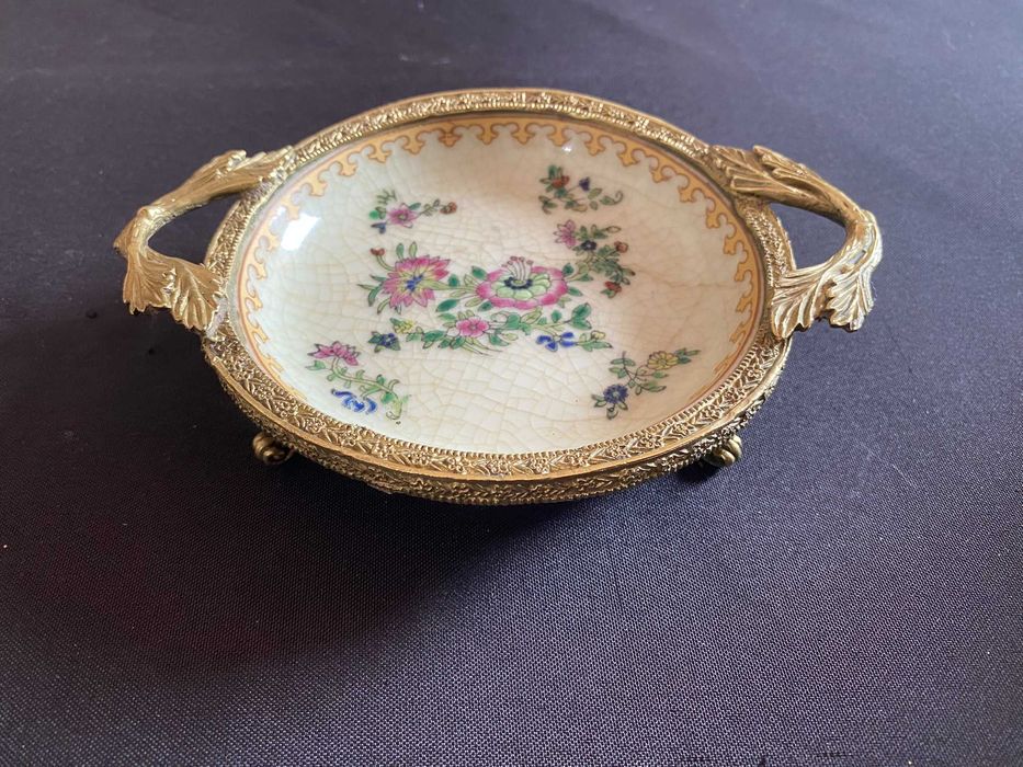 Pequeno prato/taça decorativa Wong Lee