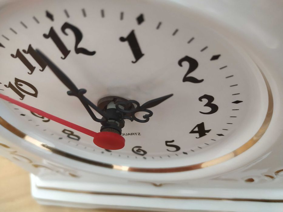 Zegar porcelanowy stojący