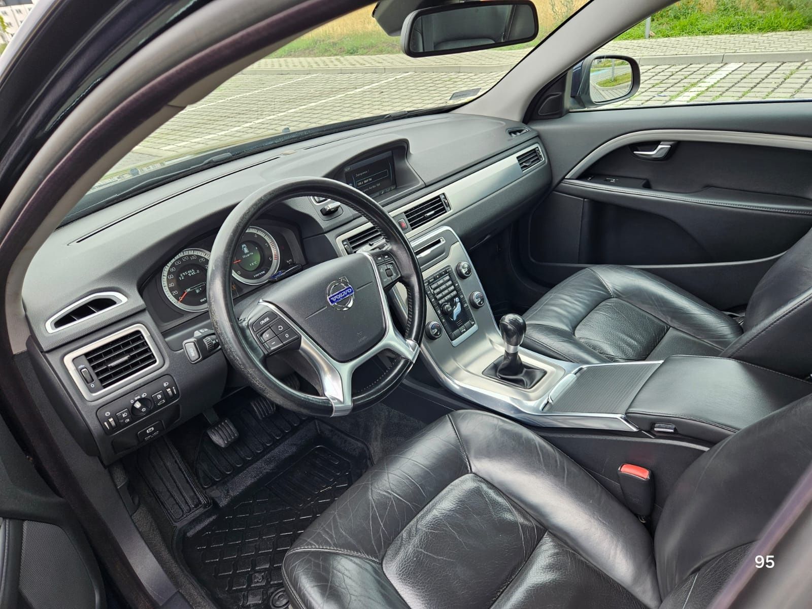 Volvo V70 12r 2,0 diesel 5 cylindrowy 163 duzy serwis zrobiony