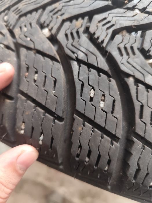 Продам резину р16 215/55