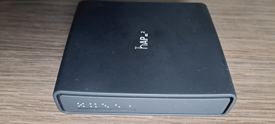 Wi-Fi роутер MikroTik hAP ac2