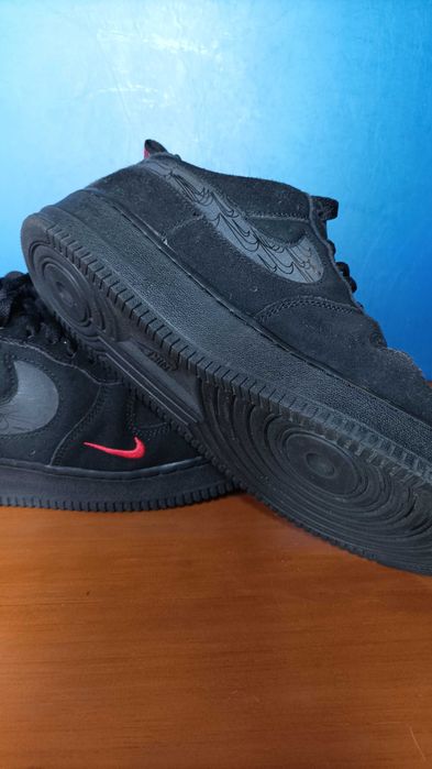 Sapatilhas Nike Air Force 1 '07 LV8 símbolo refletor