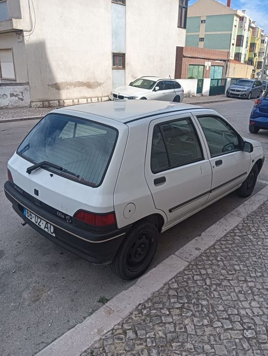 Renault clio night and day