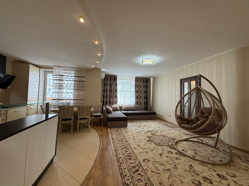 Продажа евродвушки в ЖК Северная звезда.5/9 кирпич,72 метра.