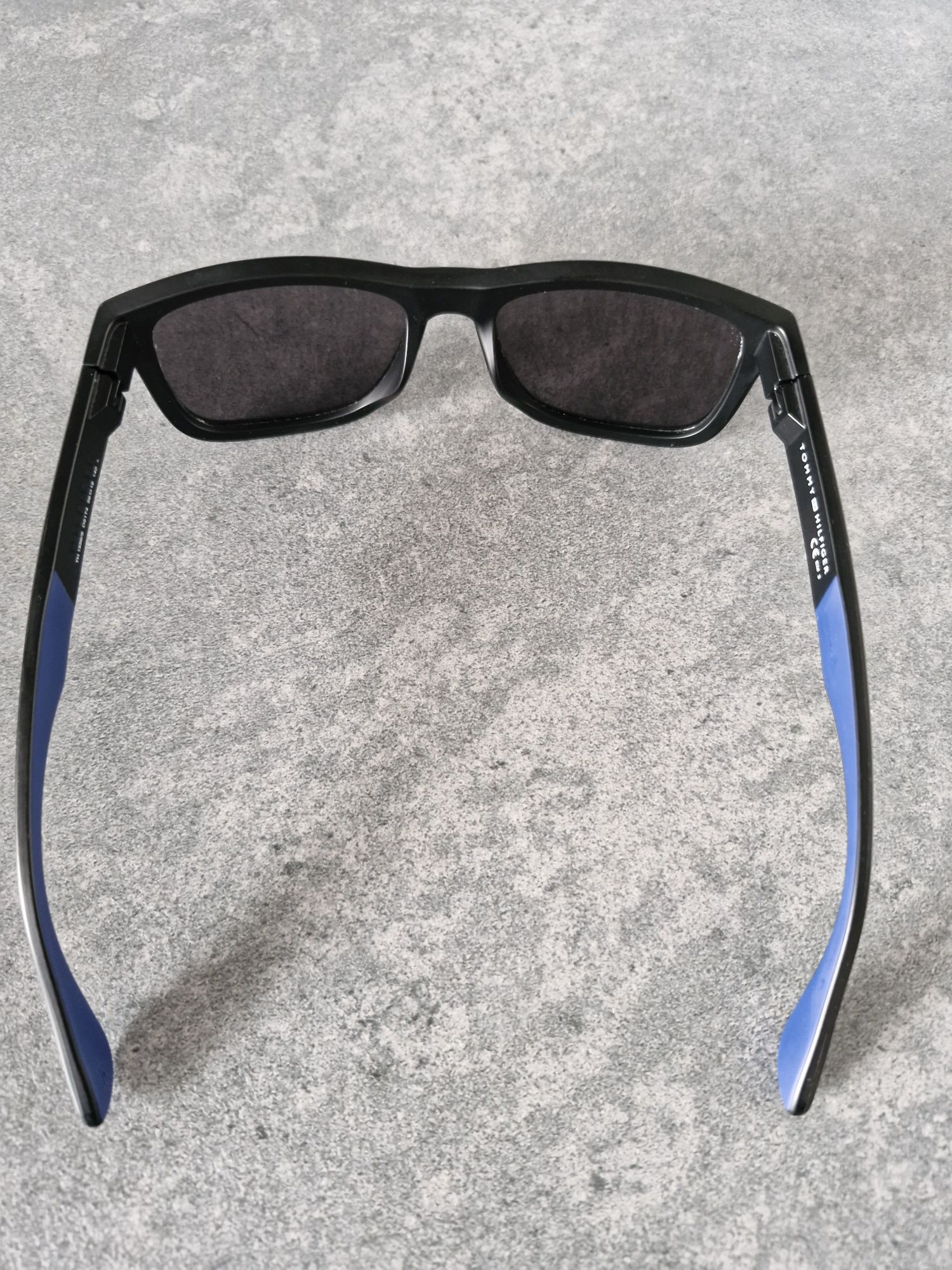 Okulary przeciwsłoneczne Tommy Hilfiger