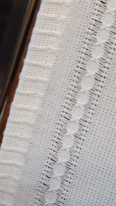 Zasłonki bawełniane krótkie kremowe z ażurowym wzorem 2kpl 75 zł