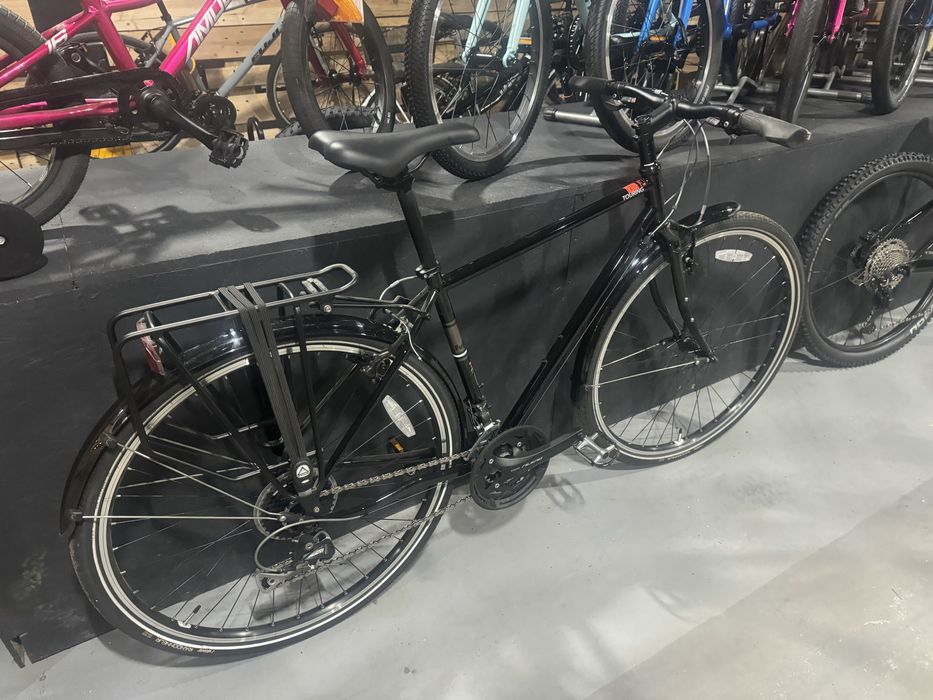 Rower 28 Fuji Touring LTD shimano alivio 3x9
