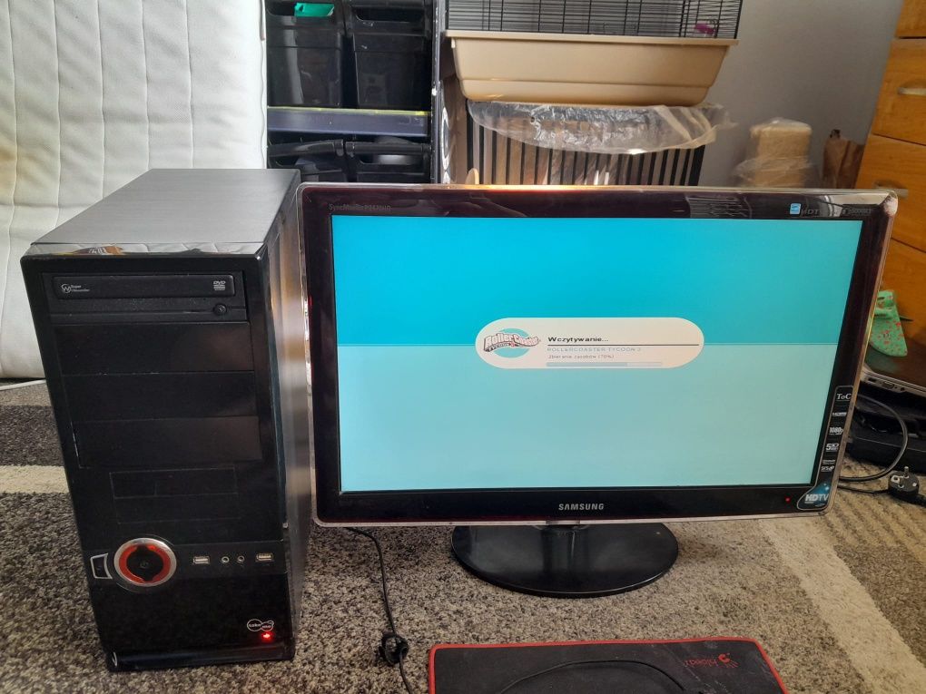 Komputer plus monitor z funkcją telewizora