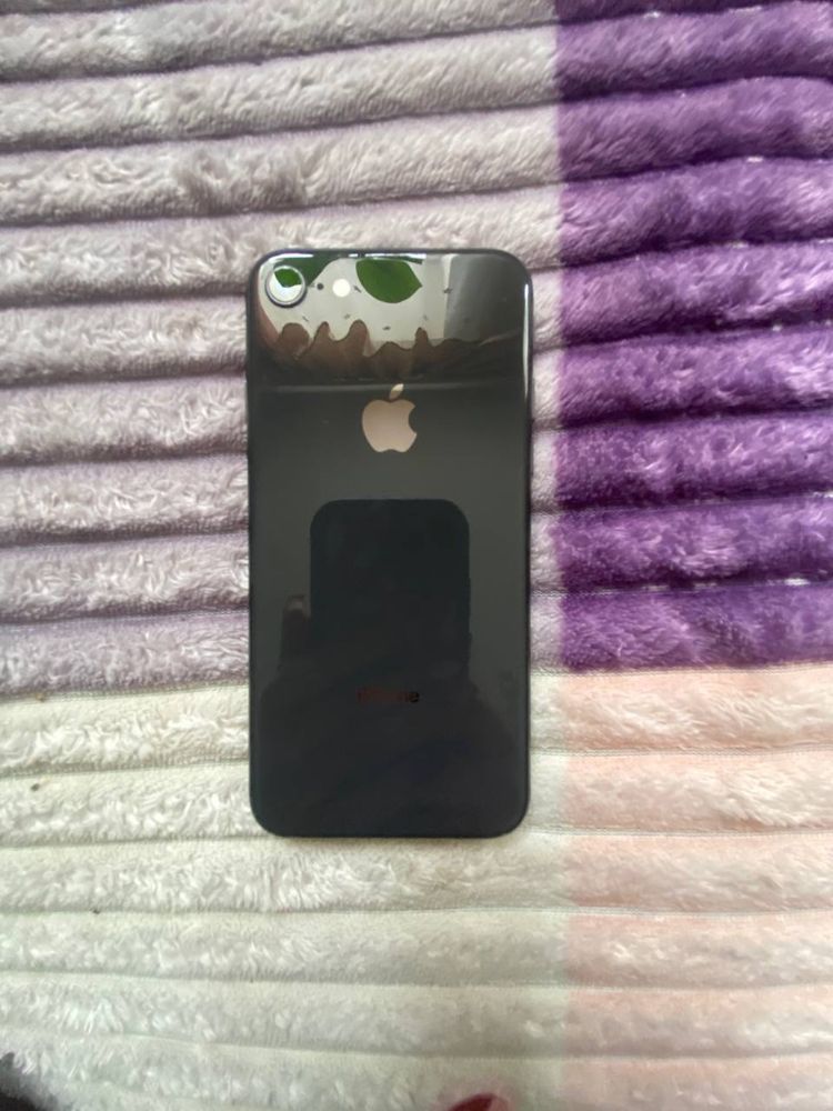 iPhone 8 ідеальний стан