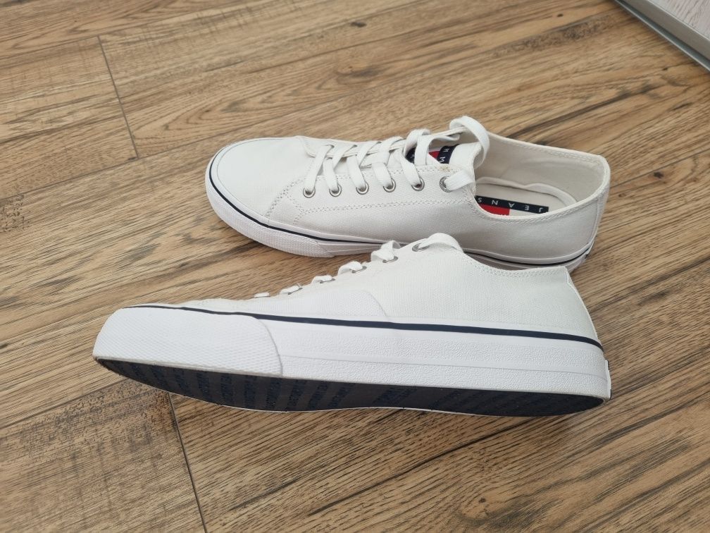 Tommy Hilfiger trampki essential skate canvas r.41 jak 42-43 jak nowe