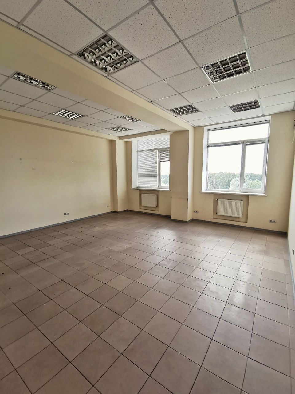 Офіс в оренду 36-100 м2 в Вишгороді