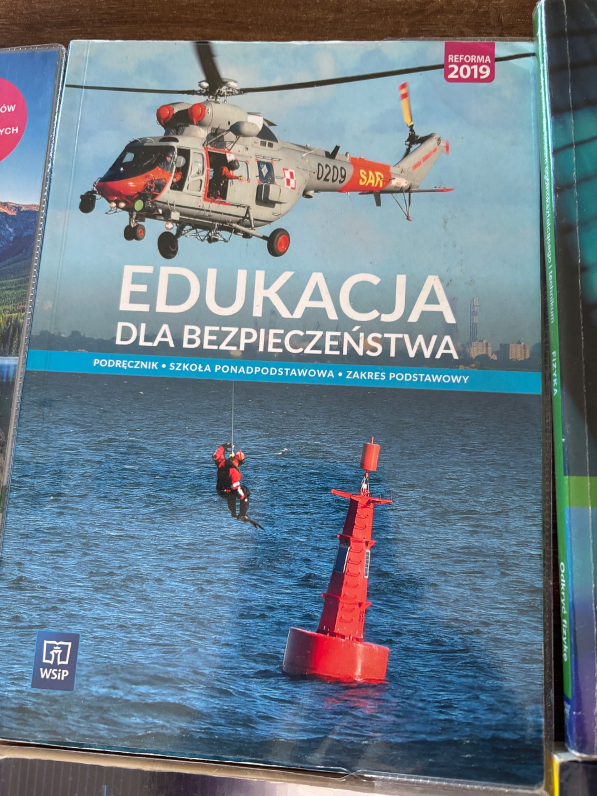 Podręczniki do 1 klasy szkoły średniej - bdb stan