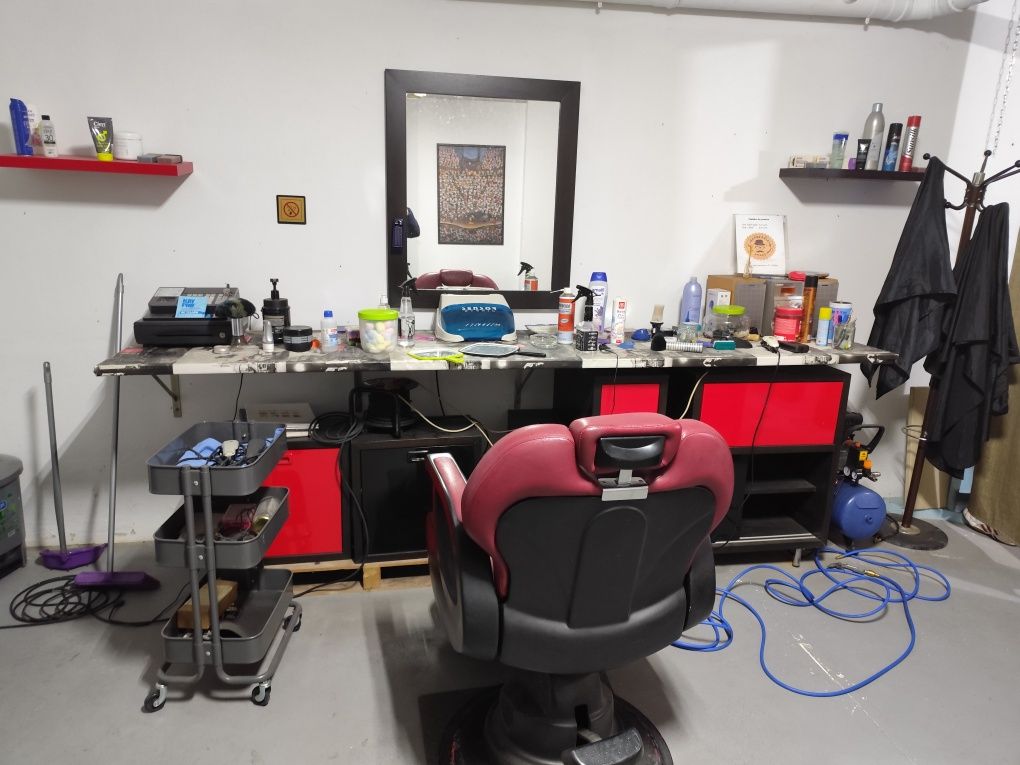 Barbearia, material em bom estado