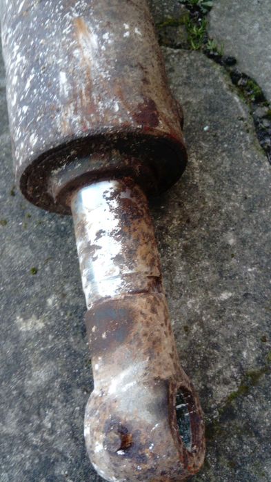 Siłownik hydrauliczny duży