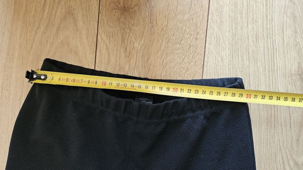 Spodnie materiałowe dzwony Urban outfitters