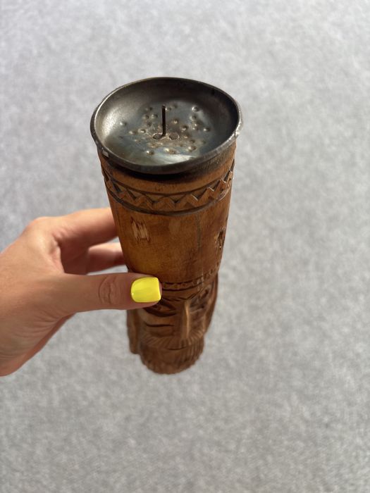 Rzeźba Świątek - słowiański świecznik - stara rzeźba w drewnie